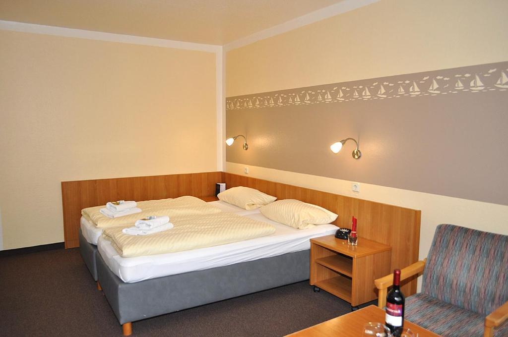 Gaestehaus Lietzow & Stoertebeker Camp エクステリア 写真