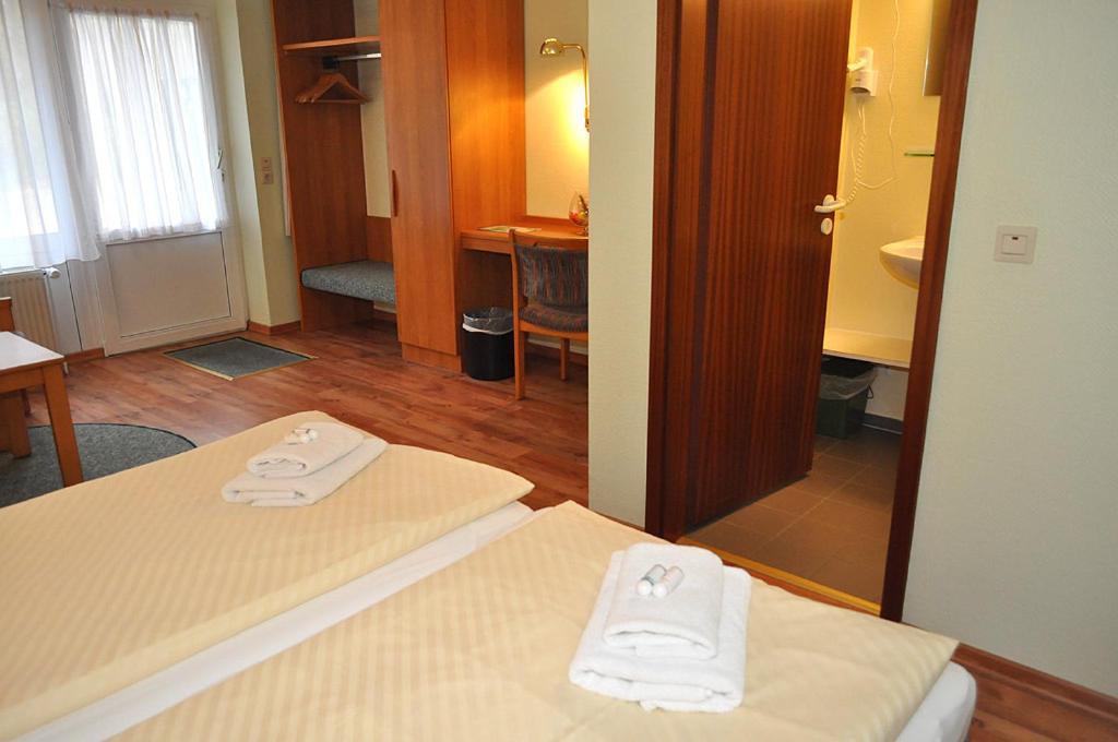 Gaestehaus Lietzow & Stoertebeker Camp エクステリア 写真